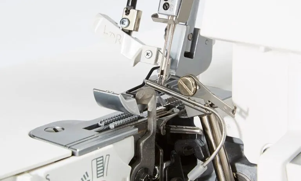 Surjeteuse Janome airthread 2000D Professional – Image 8