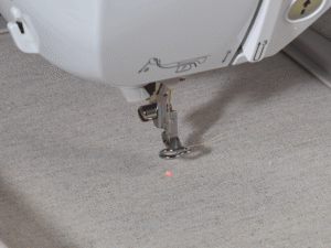 Machine à coudre, à quilter et à broder Innov-is NV2700