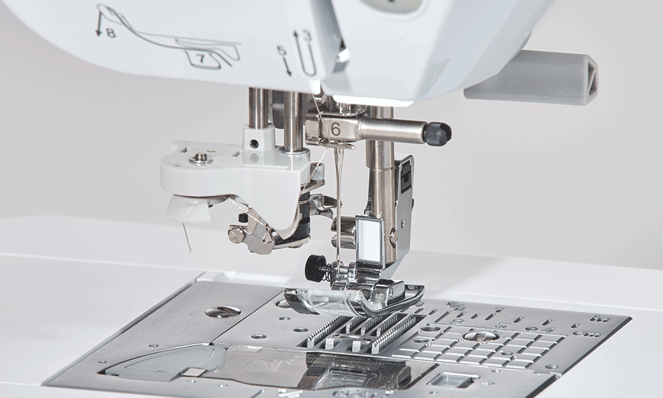 Machine à coudre, à quilter et à broder Innov-is NV2700