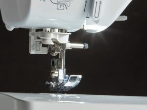 Machine à coudre Innov-is A16