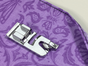 Semelle pour ourlet étroit F002N