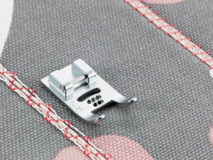 Alternative view of Pied pour 5 cordonnets F019N