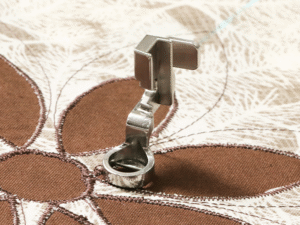 Pied à quilter pour règle en fixation basse F089