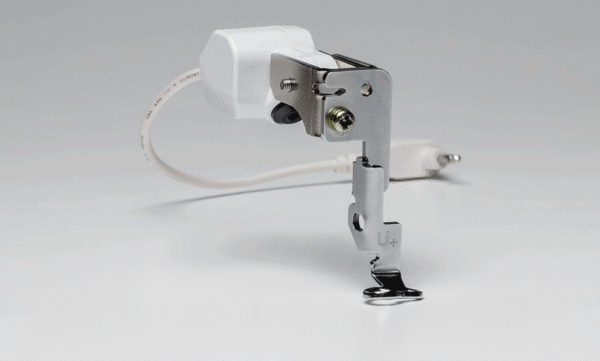 Pied de broderie avec pointeur lumineux LED Brother FLED2 – Image 2
