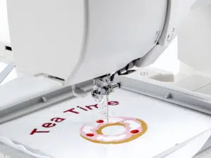 Machine à coudre et à broder JANOME Memory Craft 1000