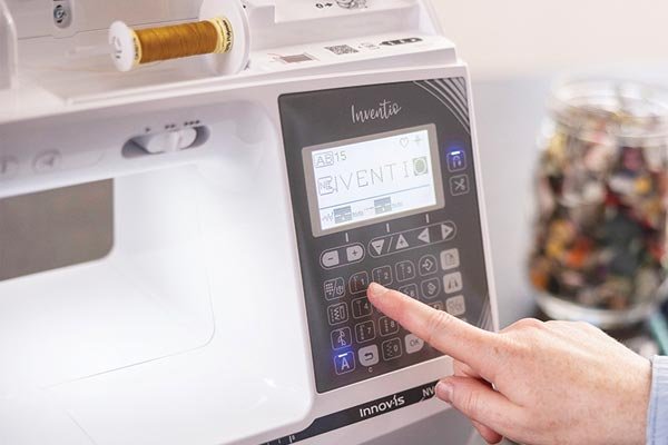 Grand écran LCD intuitif Inventio NV1150