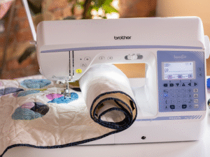 Machine à coudre Inventio NV1350