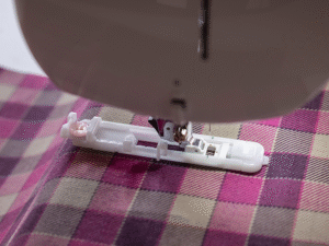 Machine à coudre Inventio NV1350