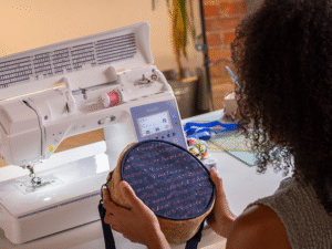 Machine à coudre Inventio NV1350