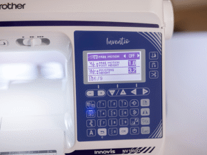 Machine à coudre et à quilter Inventio NV1850Q