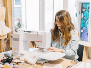 Machine à coudre et à broder Bernina 735 PRO