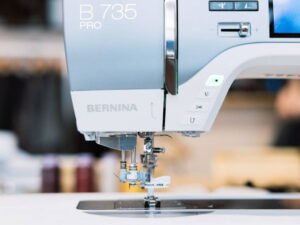 Machine à coudre et à broder Bernina 735 PRO