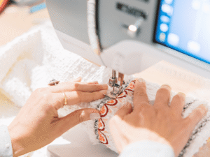 Machine à coudre et à broder Bernina 735 PRO