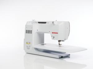 Machine à coudre et à broder Bernina 735 PRO
