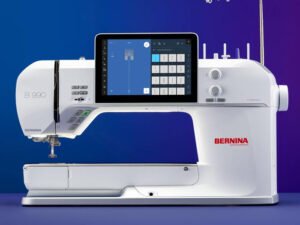 Machine à coudre et à broder BERNINA 990