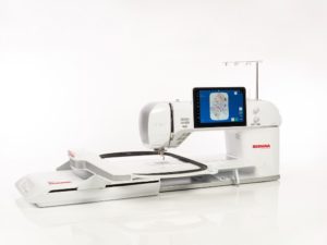 Machine à coudre et à broder BERNINA 990