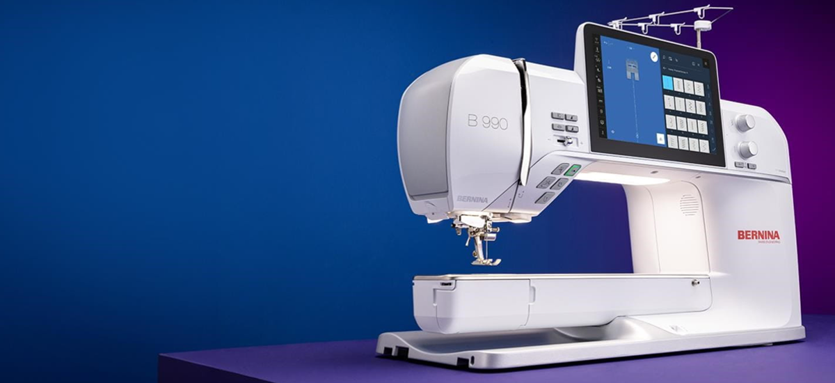 Machine à coudre et à broder BERNINA 990