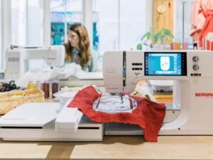 Machine à broder BERNINA 700 PRO