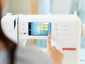 Machine à coudre BERNINA 335