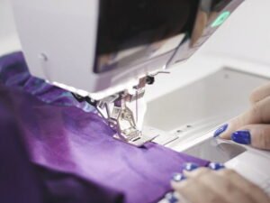 Machine à coudre et à broder BERNINA 590 Série-5