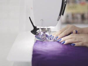 Machine à coudre et à broder BERNINA 590 Série-5