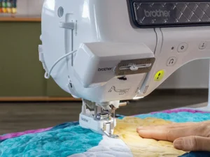 Machine à coudre, à quilter et à broder Brother Innov-ís BX1 Expedition