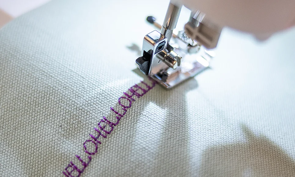Machine à coudre, à quilter et à broder Brother Innov-is M380 - JeBrode